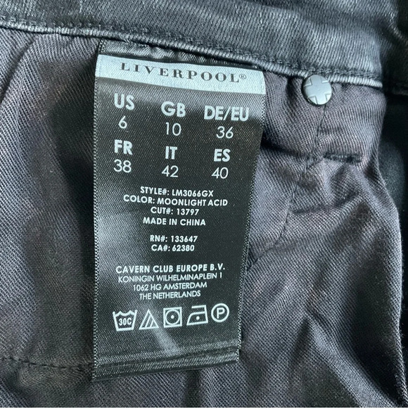 Liverpool The Straight Jeans 6/28 Black Acid Wash Raw Hem Grunge Streetwear - Picture 13 of 14